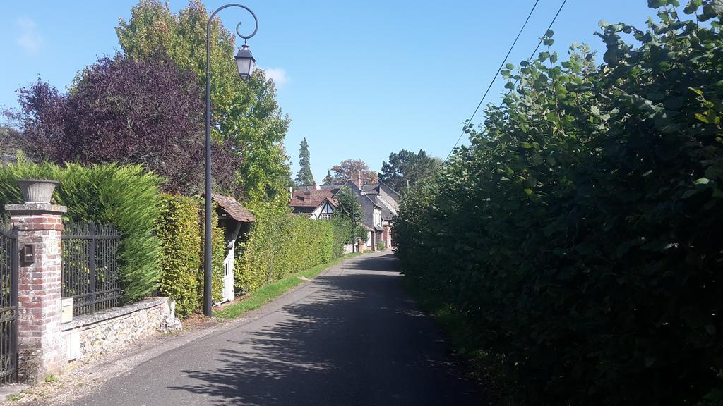 Villa Les Hirondelles à Lyons-la-Forêt Extérieur photo